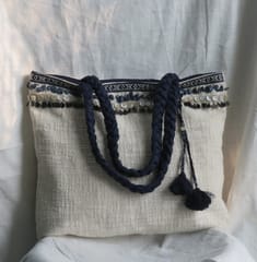 Kritenya - Tote Bag In Natural With Handwork