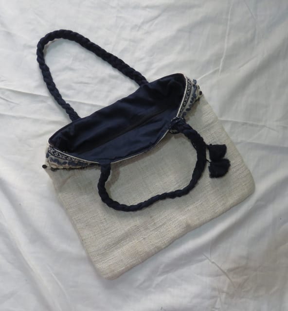 Kritenya - Tote Bag In Natural With Handwork