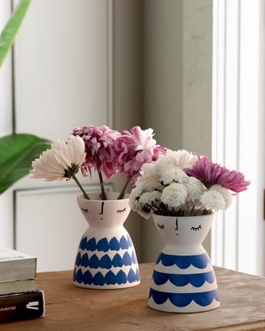 Eyaas - Ceramic Flower Vase (Set of 2) White Blue Hearts & Scallops 5x4
