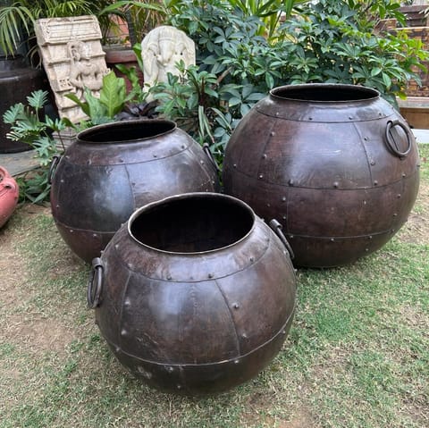 Khoj Crafts - Aafi:  Vintage Metal planter ( Large Size)