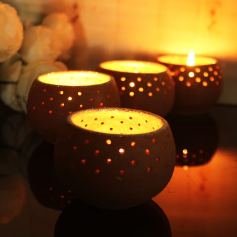 Craftlipi - Terracotta Clay Pot "DOME" Candle Holders With Decorated Glittering Edge and Golden Inner : Set of 4 + 4 complimentary Candles