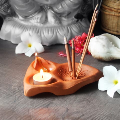 Craftlipi - 4 in 1 Puja Essential : Terracotta Clay Designer Textured "FIRE ANGLE" + complimentary candles, cotton wicks & Agarbatti